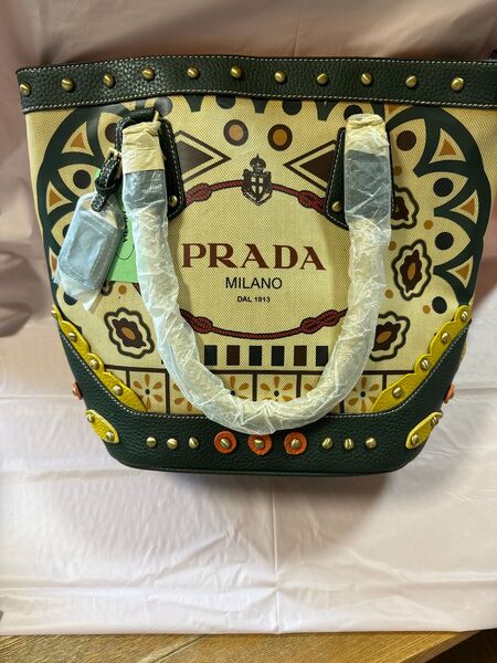 PRADA ハンドバッグ