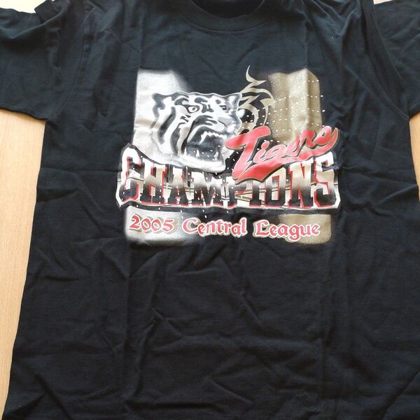 タグ付き Tシャツ 星野阪神タイガース 2005リーグ優勝記念
