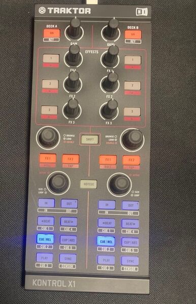 NATIVE INSTRUMENTS TRAKTOR KONTROL X1