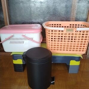 バスケットかごとかごとゴミ箱の日用品まとめ売り 中古品