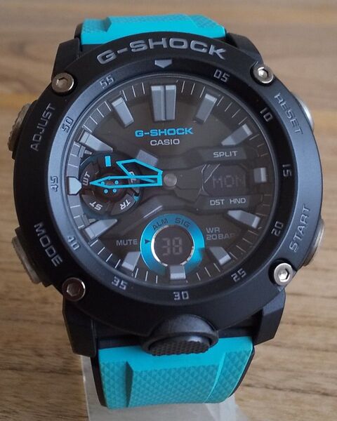カシオ G-SHOCK GA-2000