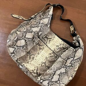 美品 本物 ダイヤモンドパイソン 大容量ショルダーバッグ