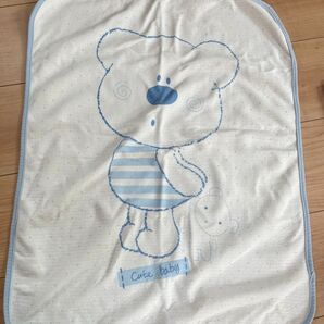 ベビー防水敷きくま クマ 水色 クリーム色