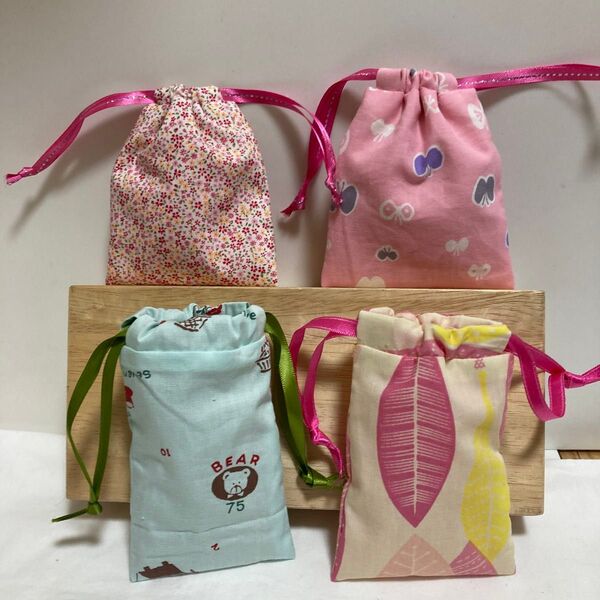 ミニミニ巾着 布袋 ラッピング袋プレゼント用 4枚ハンドメイド