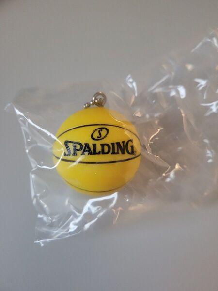 SPALDING バスケットボール キーホルダー 黄色 未使用