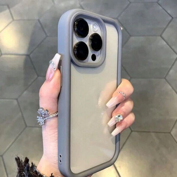 iPhone15のスマホケースです。