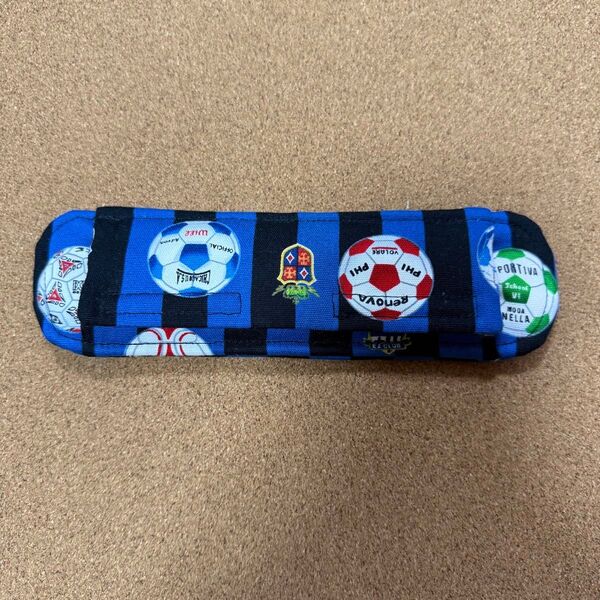 マジックテープ 水筒 肩紐 カバー クッション 肩あて サッカー フットボール 20cm