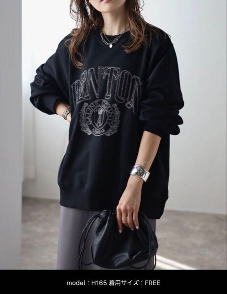 美品 ボンジュールサガン 白抜きカレッジロゴ刺繍BIGスウェット