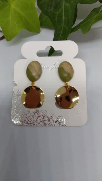 ハンドメイドピアス