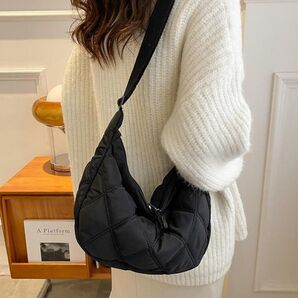 ショルダーバッグ レディース 軽い 斜めがけ ナイロン キルティング 黒 ブラック 軽量 おしゃれ シンプル ミニショルダーバッグ