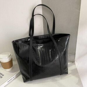 トートバッグ レディース メンズ 大容量 クロコ柄 型押し レザー 黒 ブラック a4 シンプル おしゃれ マザーズバッグ かばん