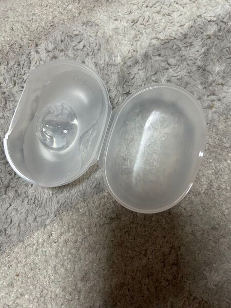 Pigeon 乳頭保護器 Mサイズ 1個 ケース付き