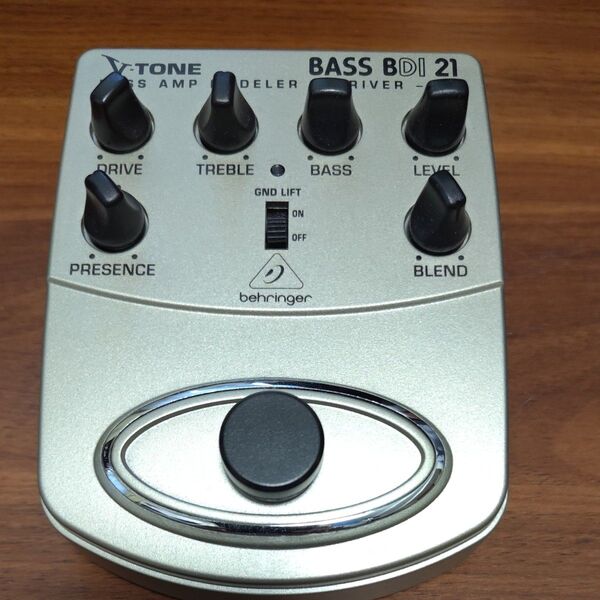 BEHRINGER ( ベリンガー ) BDI21 V-Tone Bass ベース用プリアンプDI