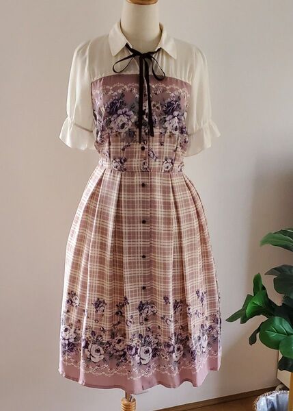 axes femme ワンピース ピンク