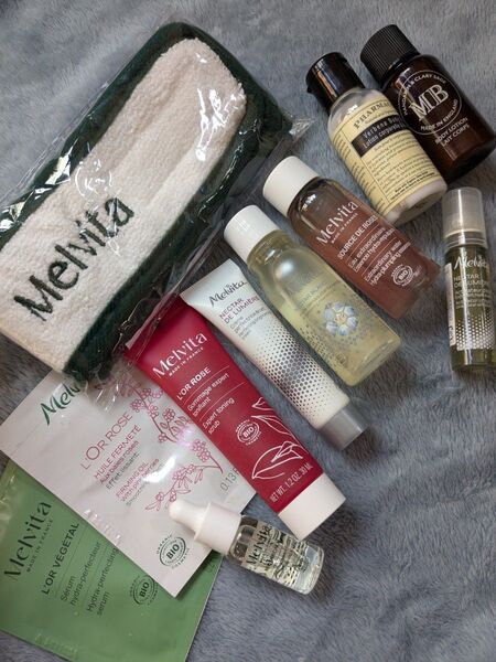 新品未使用 未開封 Melvita ヘアバンド セット スキンケア オーガニック 美容液 セラム ローズ トラベルセット