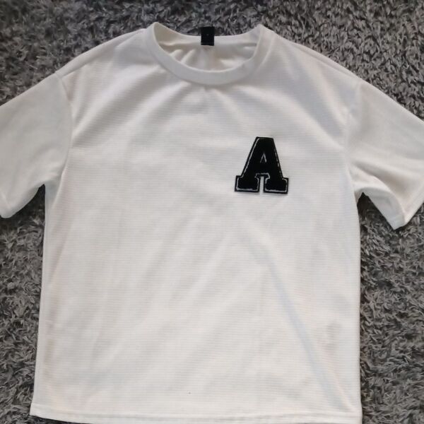 未使用白Tシャツ Aロゴ入り