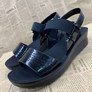 新品★レディース★LLサイズ★軽量 エナメルサンダル 黒 5638