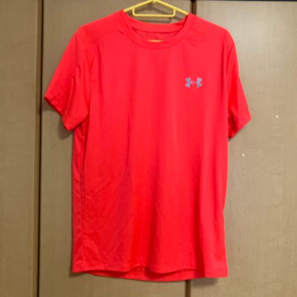 アンダーアーマー トレーニングTシャツ!