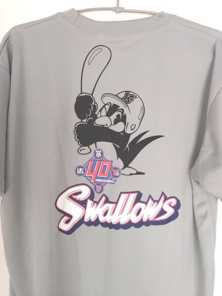 つば九郎、ヤクルトスワローズ 40周年記念Tシャツ グレー