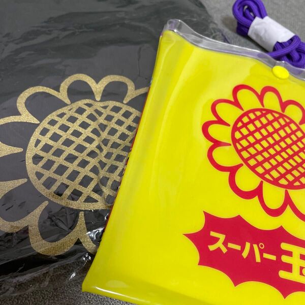 スーパー玉出Tシャツ 新品未開封と、サコッシュ