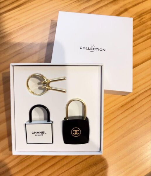 CHANEL シャネル ラコレクション カデナ キーリング ノベルティ 南京錠