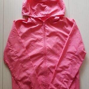 中古品☆UNIQLOのポケッタブルパーカー♪サイズ 150 アウター 防寒具 ウインドブレーカー