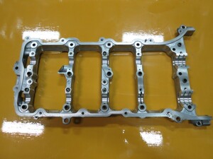 TOT　レクサス　LS　LS600　LS600h　UVF45　カム　ハウジング　土台　右