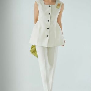 【158】新品未使用タグつき!セルフォード☆ ペプラムセットアップ(クリーム)