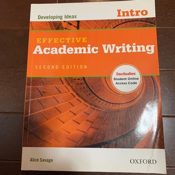 Effective Academic Writing: 2nd Edition Introductory