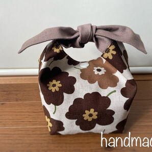 ☆ハンドメイド☆おにぎりポーチ☆北欧風花柄ブラウン