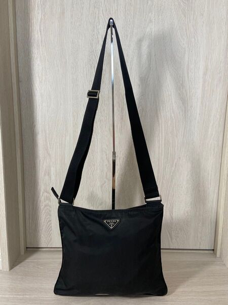 PRADA ショルダーバッグ ナイロン 三角ロゴプレート レザー ブラック 肩掛