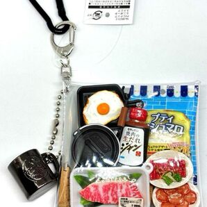 in the outdoor『BBQ』ガチャ詰めポーチ Coleman キャンプ