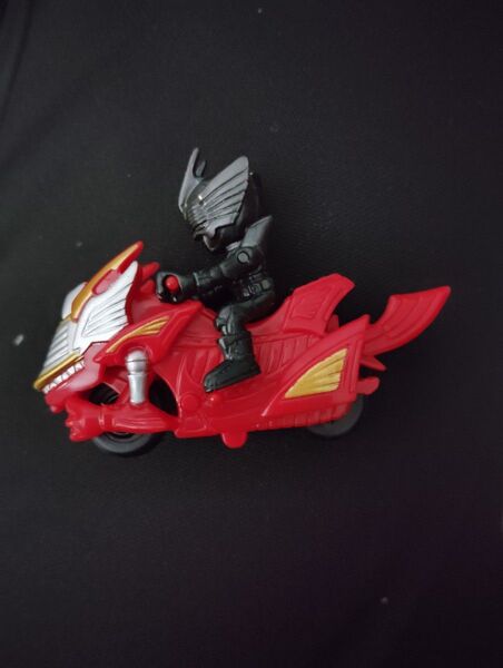 ドラグランザー&仮面ライダー龍騎サバイブ 「カットビ!ライダーDASH!!」バンダイ