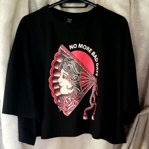 未使用 SHEIN 5分袖トップス ショート丈 アート柄 3XL