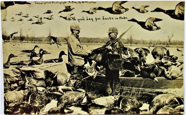 明治 誇張 写真はがき 鴨 猟師 猟銃 船 銀塩写真 トリック 絵葉書 古写真 戦前 ビンテージ アメリカ アンティーク RPPC