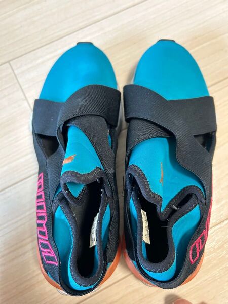 PUMA プーマ ミューズ スニーカー 24.5