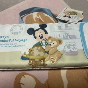 東京ディズニーシー ダッフィー&フレンズ ミッキーとダッフィーのワンダフルヴォヤッジ ポータブルクッション 収納バッグ付き