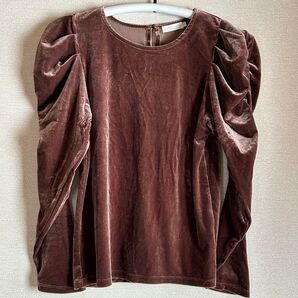 美品 アースミュージックエコロジーベルベット パフスリーブトップス ブラウン M