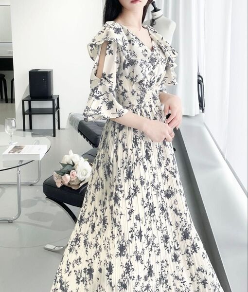 小花柄ワンピース フリル プリーツ オフホワイト