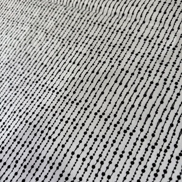 輸入生地 ロラライハリス USAコットン【Beaded Curtain 】ホワイト 110×45