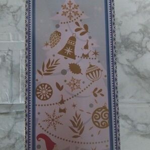 ヨックモック クリスマス缶の空き缶