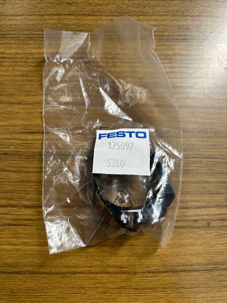 FESTO センサー取り付けキット SMBR-8-32 175097