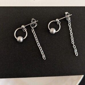 ステンレスメタルビーズピアス スターダスト加工ビーズ キャッチチェーン付
