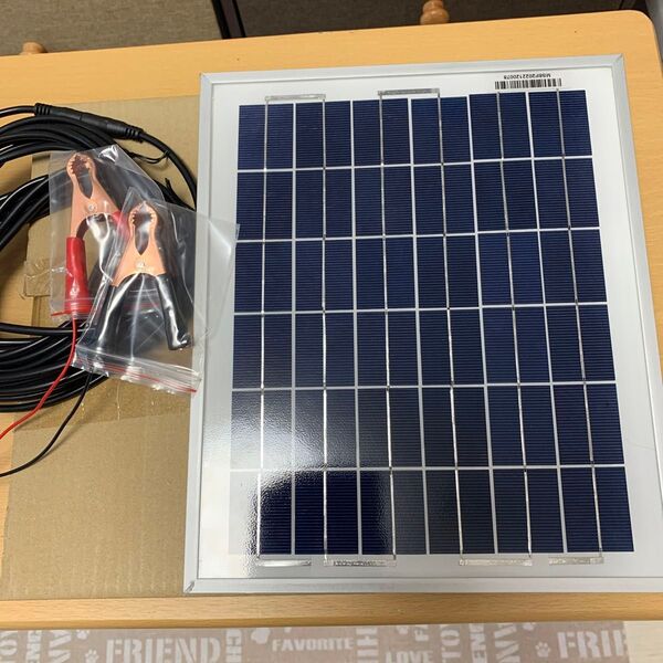 DC12V出力 8.0W ソーラーパネル ケーブル付き。逆流防止ダイオード内蔵。