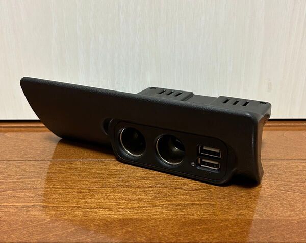 カーメイト シガーソケット 増設 USB 純正風 ハイエース USBポート 電源