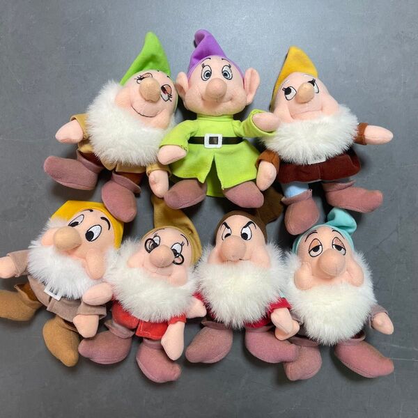 "白雪姫”7人の小人 ぬいぐるみ