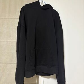 essential 黒パーカー