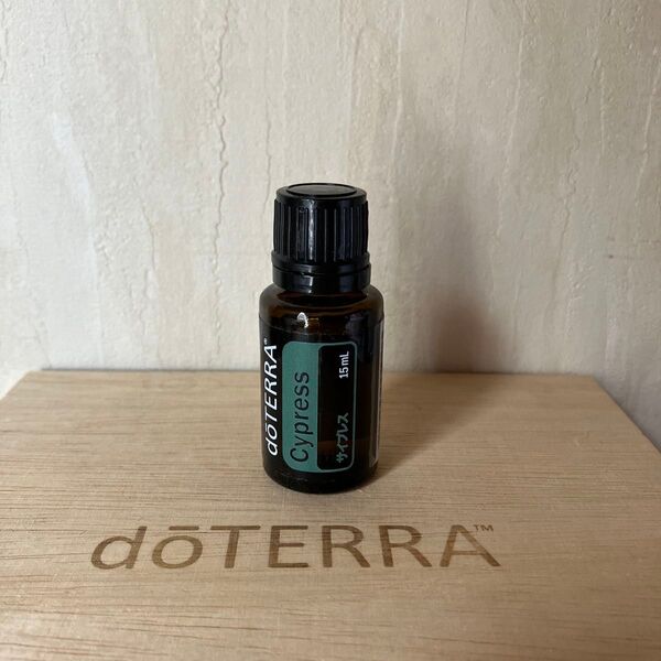 ドテラ doTERRA エッセンシャルオイル サイプレス アロマオイル 15ml 新品 正規品 天然