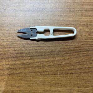 糸切りバサミ