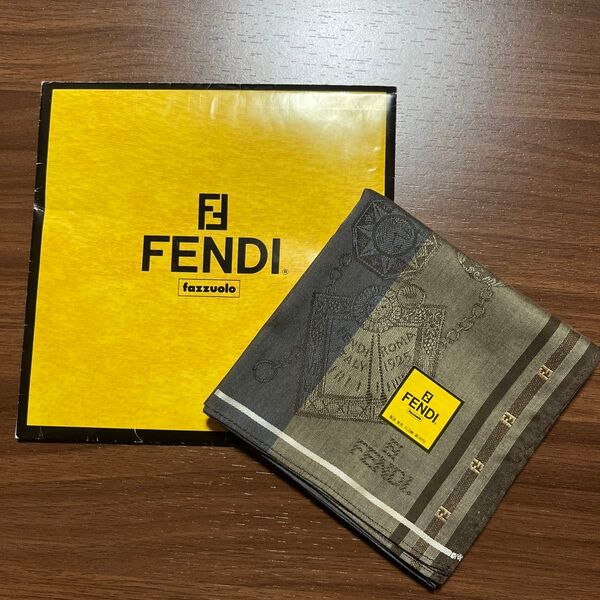 《14日迄の特別SALE》【新品未使用】FENDI(フェンディ)ハンカチ No.4